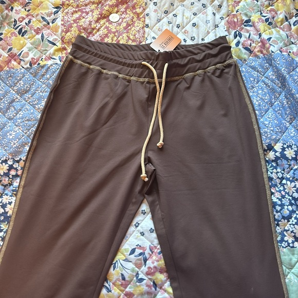 Forever 21 Brown Zip Up Set! NEVER WORN!! TAGS STILL ON!! Super comfy material - Picture 2 of 2